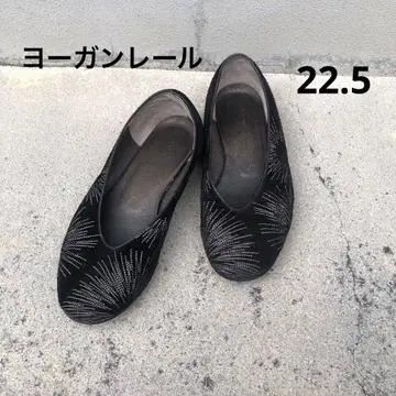 요건 레일 자수 장식 블랙 플랫슈즈