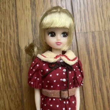 리카짱 인형 본체 빨간색 하트 무늬