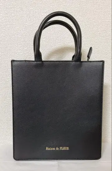 메종 드 플뢰르 클리어 포켓 숄더백
