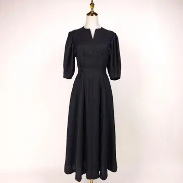 [새상품급] 에부르 드라이 비에라 개더 슬리브 원피스 블랙 2024