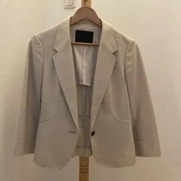 UNTITLED 테일러드 자켓 사이즈 4 베이지
