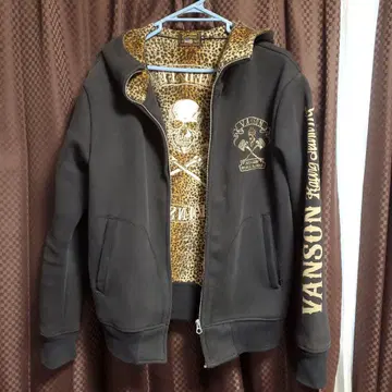 VANSON 스컬 프린트 후드티