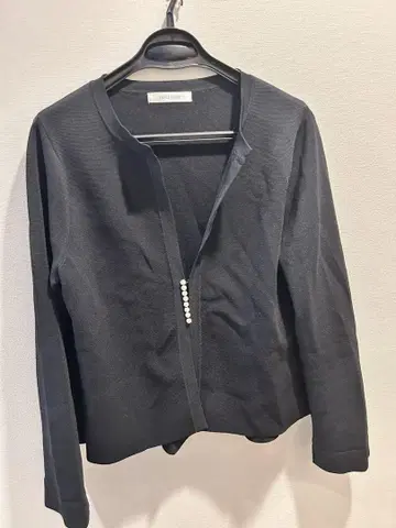 타임세일 새상품급 DOCLASSE 노카라 자켓 펄 버튼 블랙 L
