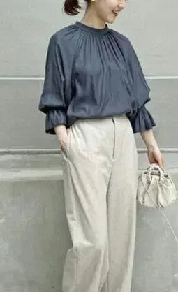 IENA 핀턱 볼륨 슬리브 블라우스