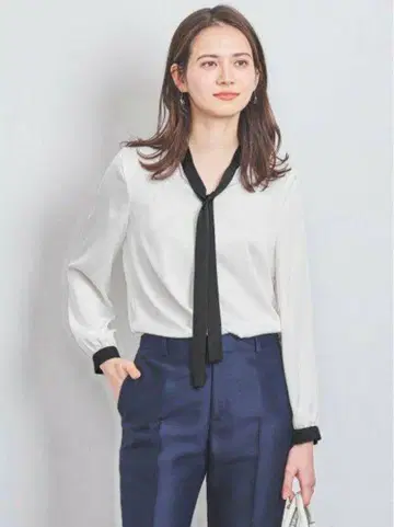 유나이티드 애로우즈 새틴 보타이 블라우스