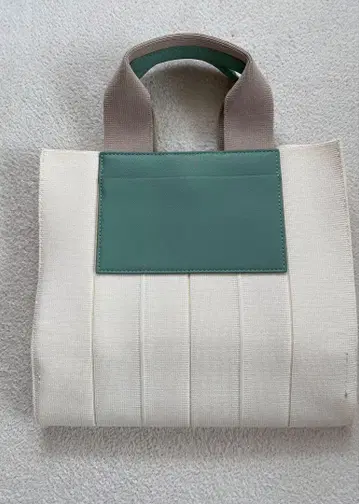 ZARA 미사용 새상품 패브릭 토트백 화이트 그린 캔버스