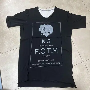 [ Fran CisT MOR.K.S. ] 블랙 V넥 T셔츠