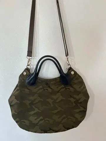 POMTATA 카모 패턴 나일론 숄더백