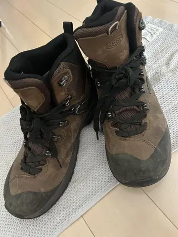 [내일까지] KEEN 등산화 브라운 방수 26cm