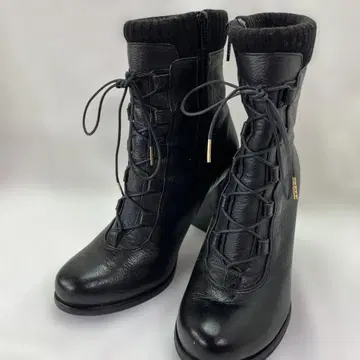 다이애나 천연 가죽 레이스업 앵클부츠 (울 커프 포함) 블랙