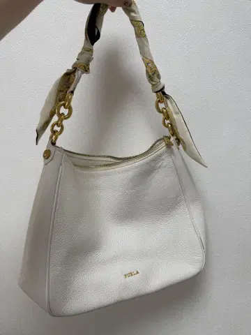 FURLA 화이트 가죽 백