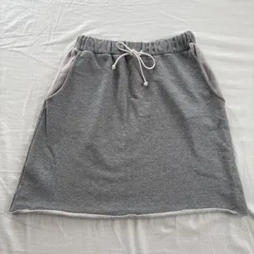 Kastane 카스타네 맨투맨 스커트