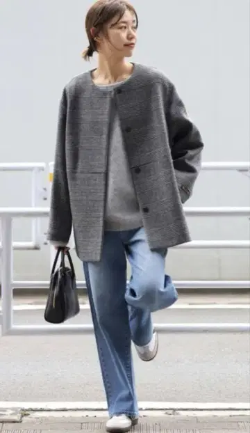 [ 추가 예약 ] 슈퍼 파인 비버 크루넥 코트