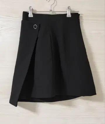 SNIDEL 랩 디테일 미니 스커트