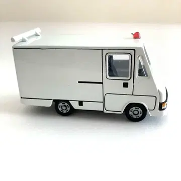 퀵 딜리버리 감식 자동차