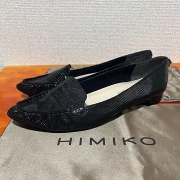 새상품급 히미코 펌프스 블랙 23.5cm 엠보