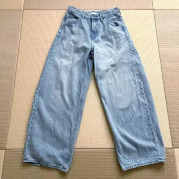 UNIQLO 배기 커브 청바지 (짧은 기장)
