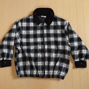 Lutique 체크 무늬 자켓 M 사이즈