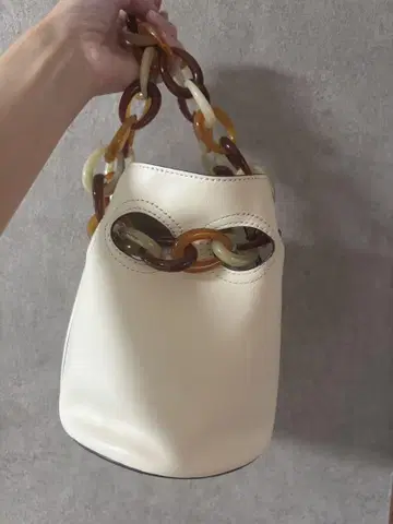 컨디션 최상 TRAMADRKE 화이트 버킷백