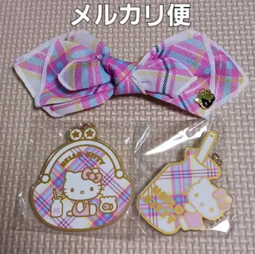 헬로키티 50주년 드레스 타탄 머리핀 시크릿 아크릴 키링