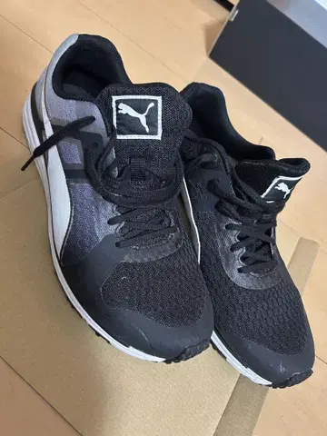 Puma 러닝화 블랙/그레이