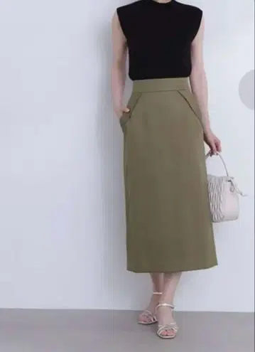 N 내추럴 뷰티 베이직 플랩 디자인 린넨 타이트 스커트