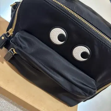 안야 힌드마치 숄더백