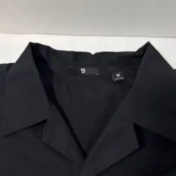유니클로 +J 질 샌더 콜라보 반팔 셔츠 M 사이즈 블랙 UNIQLO