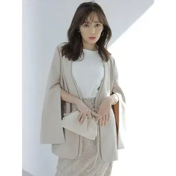 [ anuans ] 레이어드 컬러 슬릿 슬리브 자켓 아이보리