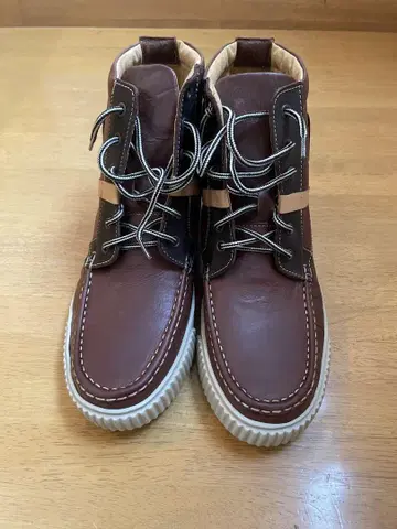 브라운 가죽 하이컷 모카신