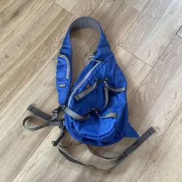 patagonia Atom 8L 파랑 숄더백