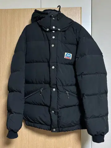 Mountain Equipment 레트로 라이트 라인 다운 자켓
