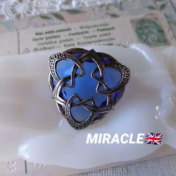 영국제 빈티지 MIRACLE 블루 유리 트리리언트 브로치