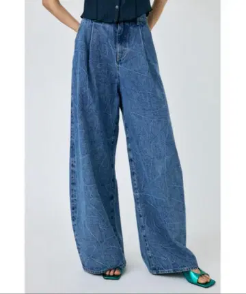 WAVY TUCK BAGGY moussy