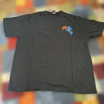 SANTA CRUZ 뇌와 손 자수 T셔츠 블랙
