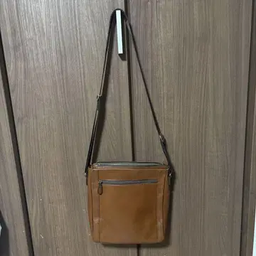 브라운 가죽 숄더백