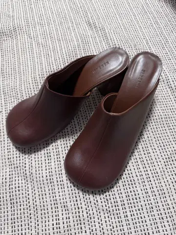 NERERANA 브라운 사보 클로그 샌들