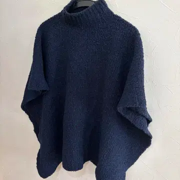 미나 페르호넨 판초 블랙 계열, 몇 회 착용 안 한 새상품급