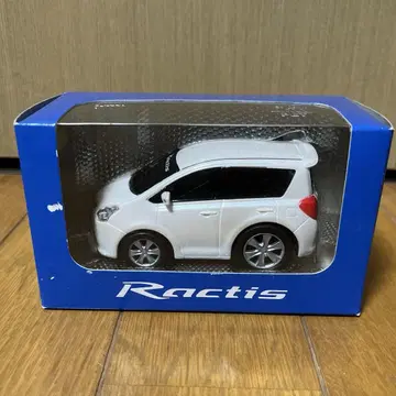 도요타 락티스 펄 화이트 풀백카
