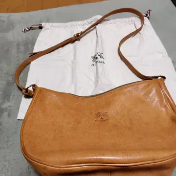 일비종떼 카멜 숄더백