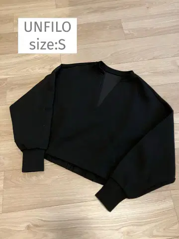 UNFILO 뷰티 폼 저지 키넥 풀오버
