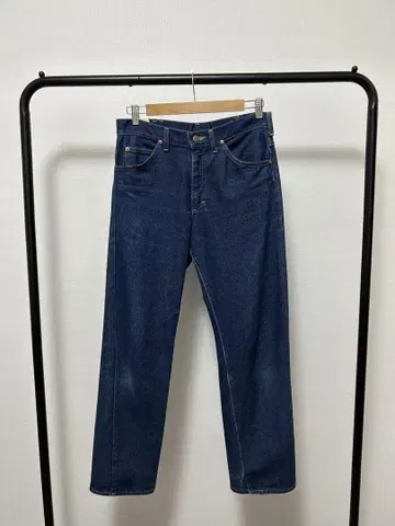 LEE 200 70s