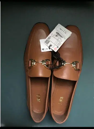 ZARA 브라운 가죽 로퍼