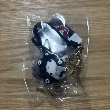 오사카 간사이 만박 산리오 미야쿠미야쿠 키링 블랙 변신 시리즈 키티