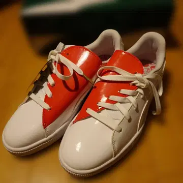 PUMA 화이트/오렌지 스니커즈