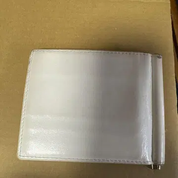 에팅거 머니클립 화이트