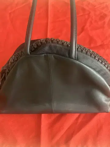 거의 새상품 Kawa-Kawa 카와카와 가죽 핸드백