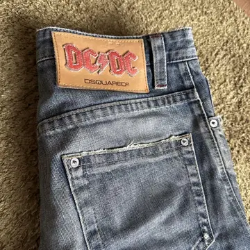 DSQUARED2 데미지 데님 팬츠