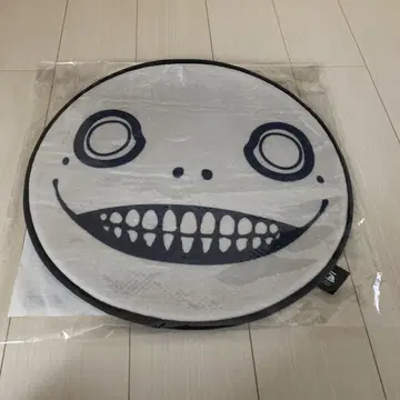 NieR 15주년 러그 매트 에밀