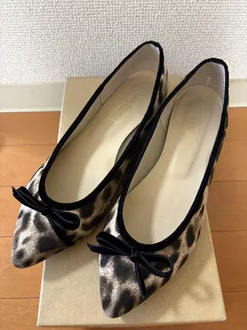 르 탈롱 포인트 레오파드 발레 23.5cm